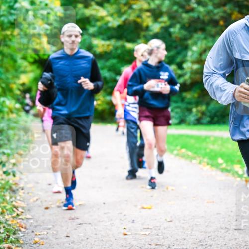 12.10.2025 - Bramfelder Halbmarathon 2025 Dr. Thomas Lammeyer http://msf.ph/oto/9349175 12.10.2025 10:29:51 Laufen 2267 meine-sportfotos.de