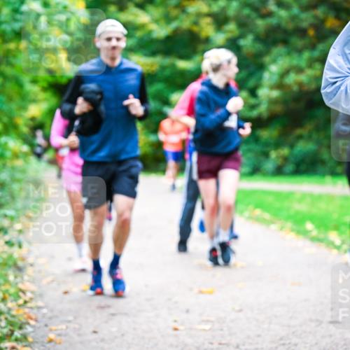 12.10.2025 - Bramfelder Halbmarathon 2025 Dr. Thomas Lammeyer http://msf.ph/oto/9349176 12.10.2025 10:29:51 Laufen 2267 meine-sportfotos.de