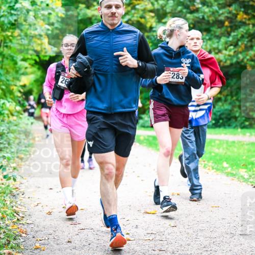 12.10.2025 - Bramfelder Halbmarathon 2025 Dr. Thomas Lammeyer http://msf.ph/oto/9349178 12.10.2025 10:29:52 Laufen 26, 283 meine-sportfotos.de