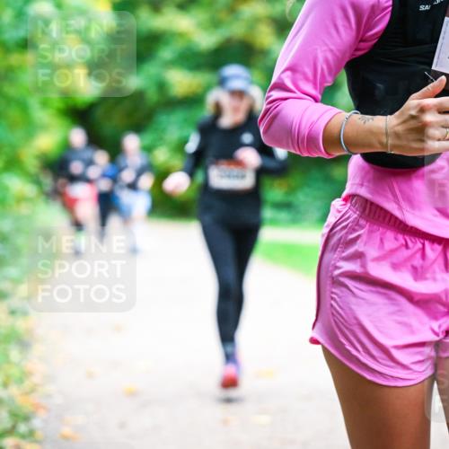 12.10.2025 - Bramfelder Halbmarathon 2025 Dr. Thomas Lammeyer http://msf.ph/oto/9349192 12.10.2025 10:29:54 Laufen 34, 2645 meine-sportfotos.de