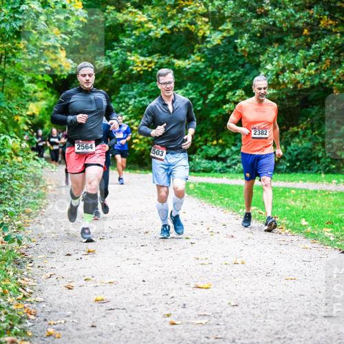 12.10.2025 - Bramfelder Halbmarathon 2025 Dr. Thomas Lammeyer http://msf.ph/oto/9349207 12.10.2025 10:29:57 Laufen 2564, 2503, 2382 meine-sportfotos.de