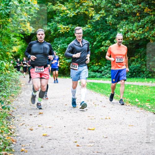 12.10.2025 - Bramfelder Halbmarathon 2025 Dr. Thomas Lammeyer http://msf.ph/oto/9349208 12.10.2025 10:29:58 Laufen 2564, 2503, 2382 meine-sportfotos.de