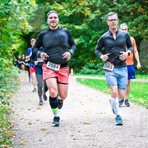 12.10.2025 - Bramfelder Halbmarathon 2025 Dr. Thomas Lammeyer http://msf.ph/oto/9349217 12.10.2025 10:29:59 Laufen 274, 2564, 2503 meine-sportfotos.de