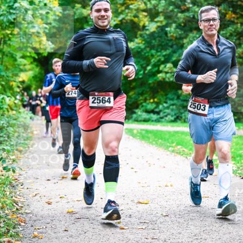 12.10.2025 - Bramfelder Halbmarathon 2025 Dr. Thomas Lammeyer http://msf.ph/oto/9349219 12.10.2025 10:29:59 Laufen 274, 2564, 2503 meine-sportfotos.de