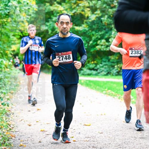 12.10.2025 - Bramfelder Halbmarathon 2025 Dr. Thomas Lammeyer http://msf.ph/oto/9349225 12.10.2025 10:30:00 Laufen 2703, 2748, 2382, 25 meine-sportfotos.de