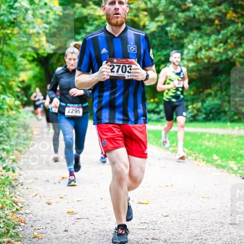 12.10.2025 - Bramfelder Halbmarathon 2025 Dr. Thomas Lammeyer http://msf.ph/oto/9349233 12.10.2025 10:30:03 Laufen 2295, 2703, 65 meine-sportfotos.de