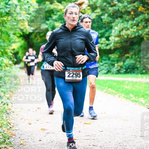 12.10.2025 - Bramfelder Halbmarathon 2025 Dr. Thomas Lammeyer http://msf.ph/oto/9349241 12.10.2025 10:30:04 Laufen 2729, 2295, 20, 2 meine-sportfotos.de