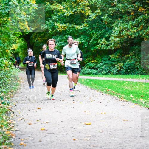 12.10.2025 - Bramfelder Halbmarathon 2025 Dr. Thomas Lammeyer http://msf.ph/oto/9349256 12.10.2025 10:30:07 Laufen 2740, 37, 2751, 2222 meine-sportfotos.de