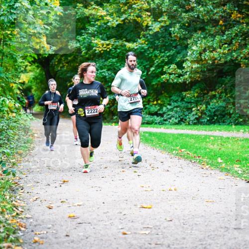 12.10.2025 - Bramfelder Halbmarathon 2025 Dr. Thomas Lammeyer http://msf.ph/oto/9349258 12.10.2025 10:30:07 Laufen 2740, 2222, 2751 meine-sportfotos.de