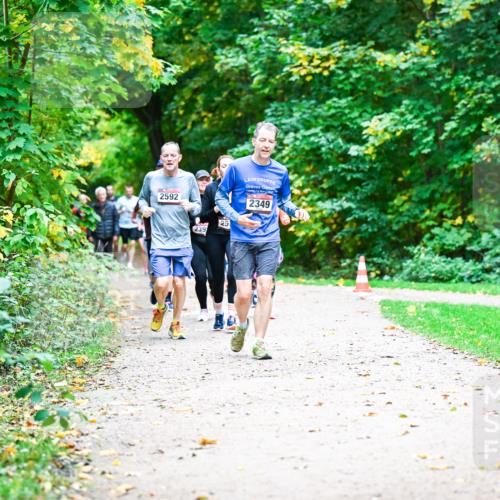12.10.2025 - Bramfelder Halbmarathon 2025 Dr. Thomas Lammeyer http://msf.ph/oto/9349307 12.10.2025 10:30:24 Laufen 2592, 239, 25, 2349 meine-sportfotos.de