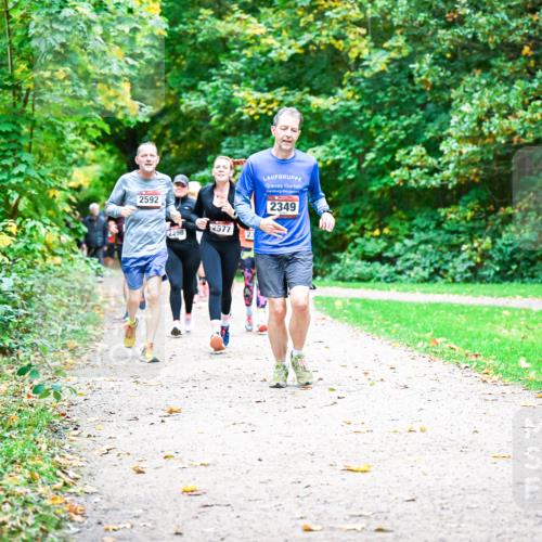 12.10.2025 - Bramfelder Halbmarathon 2025 Dr. Thomas Lammeyer http://msf.ph/oto/9349321 12.10.2025 10:30:26 Laufen 2592, 2398, 2577, 2349 meine-sportfotos.de