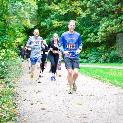 12.10.2025 - Bramfelder Halbmarathon 2025 Dr. Thomas Lammeyer http://msf.ph/oto/9349326 12.10.2025 10:30:27 Laufen 2592, 2577, 2349 meine-sportfotos.de