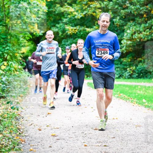 12.10.2025 - Bramfelder Halbmarathon 2025 Dr. Thomas Lammeyer http://msf.ph/oto/9349331 12.10.2025 10:30:27 Laufen 2592, 2577, 2349 meine-sportfotos.de
