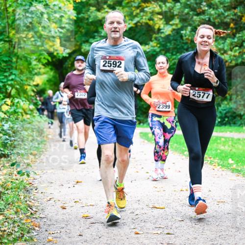 12.10.2025 - Bramfelder Halbmarathon 2025 Dr. Thomas Lammeyer http://msf.ph/oto/9349341 12.10.2025 10:30:29 Laufen 2302, 2592, 2399, 2577 meine-sportfotos.de