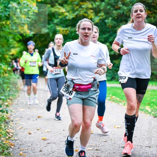 12.10.2025 - Bramfelder Halbmarathon 2025 Dr. Thomas Lammeyer http://msf.ph/oto/9349363 12.10.2025 10:30:34 Laufen 419, 2986, 141, 8142 meine-sportfotos.de