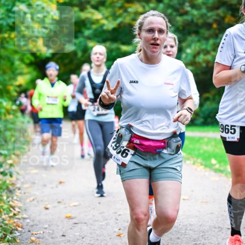 12.10.2025 - Bramfelder Halbmarathon 2025 Dr. Thomas Lammeyer http://msf.ph/oto/9349365 12.10.2025 10:30:34 Laufen 966, 141, 965, 142, 236 meine-sportfotos.de