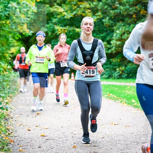 12.10.2025 - Bramfelder Halbmarathon 2025 Dr. Thomas Lammeyer http://msf.ph/oto/9349369 12.10.2025 10:30:35 Laufen 2389, 419, 87, 2257, 296 meine-sportfotos.de