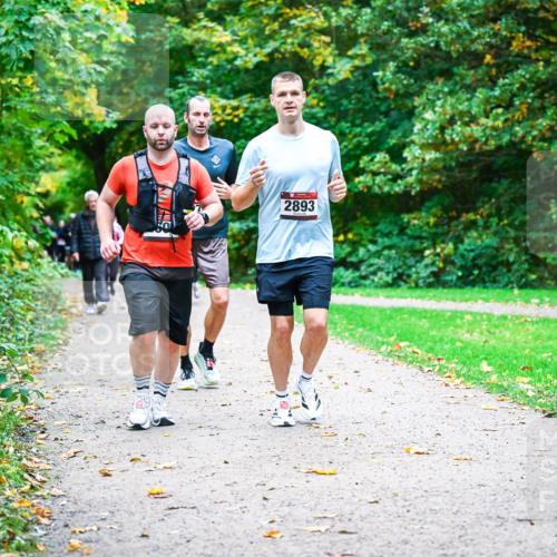 12.10.2025 - Bramfelder Halbmarathon 2025 Dr. Thomas Lammeyer http://msf.ph/oto/9349388 12.10.2025 10:30:39 Laufen 2893 meine-sportfotos.de