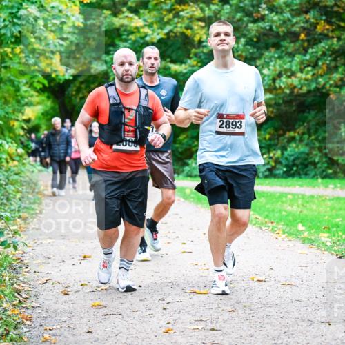 12.10.2025 - Bramfelder Halbmarathon 2025 Dr. Thomas Lammeyer http://msf.ph/oto/9349393 12.10.2025 10:30:39 Laufen 2893 meine-sportfotos.de