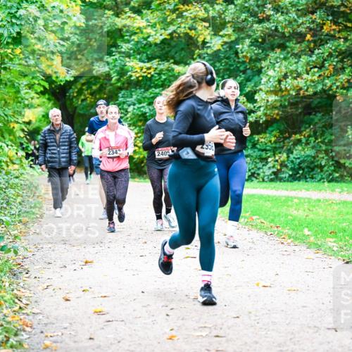 12.10.2025 - Bramfelder Halbmarathon 2025 Dr. Thomas Lammeyer http://msf.ph/oto/9349423 12.10.2025 10:30:45 Laufen 2342, 2405 meine-sportfotos.de