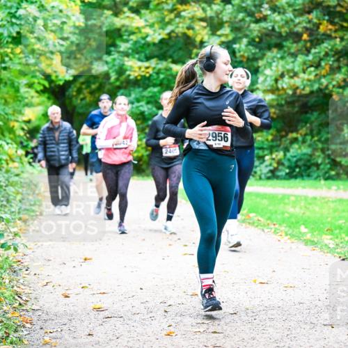 12.10.2025 - Bramfelder Halbmarathon 2025 Dr. Thomas Lammeyer http://msf.ph/oto/9349425 12.10.2025 10:30:45 Laufen 142, 240, 2956, 101 meine-sportfotos.de