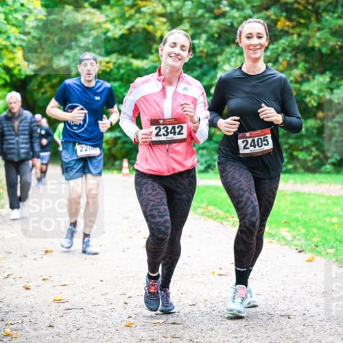 12.10.2025 - Bramfelder Halbmarathon 2025 Dr. Thomas Lammeyer http://msf.ph/oto/9349437 12.10.2025 10:30:47 Laufen 2200, 2342, 2405 meine-sportfotos.de