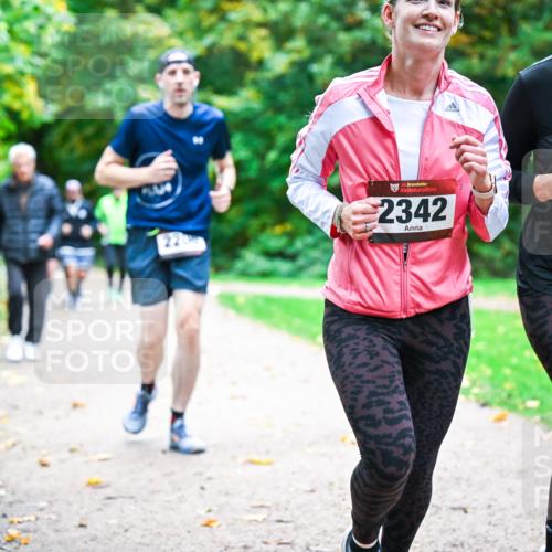 12.10.2025 - Bramfelder Halbmarathon 2025 Dr. Thomas Lammeyer http://msf.ph/oto/9349439 12.10.2025 10:30:48 Laufen 34, 2342, 3, 2405 meine-sportfotos.de