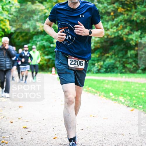 12.10.2025 - Bramfelder Halbmarathon 2025 Dr. Thomas Lammeyer http://msf.ph/oto/9349444 12.10.2025 10:30:49 Laufen 2019, 2206 meine-sportfotos.de