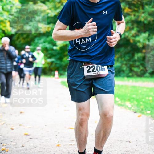12.10.2025 - Bramfelder Halbmarathon 2025 Dr. Thomas Lammeyer http://msf.ph/oto/9349446 12.10.2025 10:30:49 Laufen 2019, 2206 meine-sportfotos.de