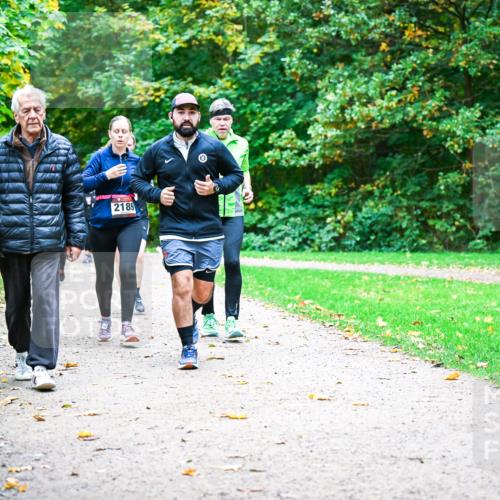 12.10.2025 - Bramfelder Halbmarathon 2025 Dr. Thomas Lammeyer http://msf.ph/oto/9349455 12.10.2025 10:30:53 Laufen 2189 meine-sportfotos.de
