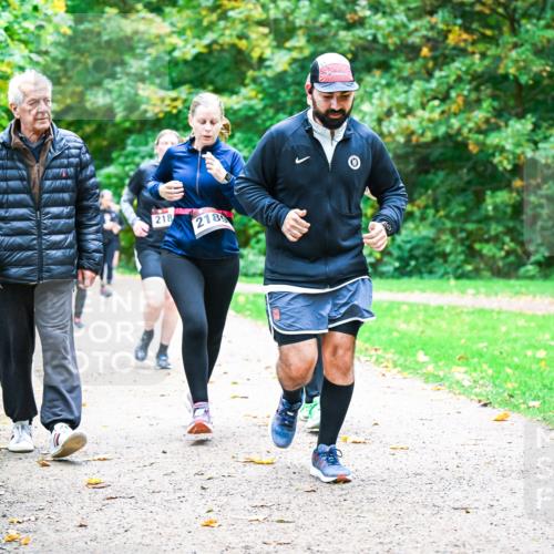 12.10.2025 - Bramfelder Halbmarathon 2025 Dr. Thomas Lammeyer http://msf.ph/oto/9349462 12.10.2025 10:30:54 Laufen 218, 218 meine-sportfotos.de