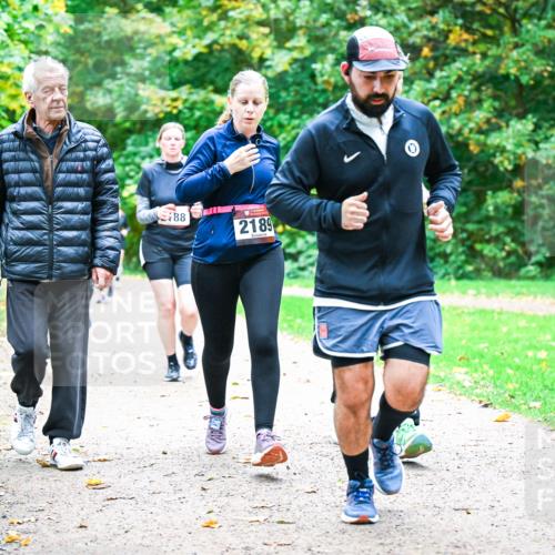 12.10.2025 - Bramfelder Halbmarathon 2025 Dr. Thomas Lammeyer http://msf.ph/oto/9349464 12.10.2025 10:30:54 Laufen 88, 2189 meine-sportfotos.de