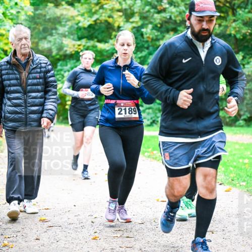 12.10.2025 - Bramfelder Halbmarathon 2025 Dr. Thomas Lammeyer http://msf.ph/oto/9349466 12.10.2025 10:30:55 Laufen 88, 2189 meine-sportfotos.de
