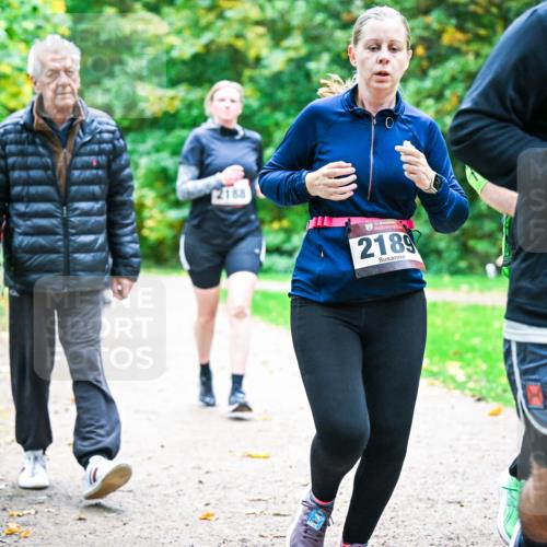 12.10.2025 - Bramfelder Halbmarathon 2025 Dr. Thomas Lammeyer http://msf.ph/oto/9349471 12.10.2025 10:30:55 Laufen 2188, 2189 meine-sportfotos.de