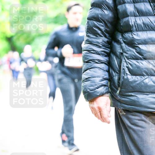 12.10.2025 - Bramfelder Halbmarathon 2025 Dr. Thomas Lammeyer http://msf.ph/oto/9349490 12.10.2025 10:30:59 Laufen  meine-sportfotos.de