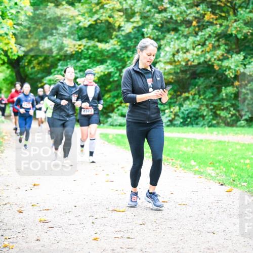 12.10.2025 - Bramfelder Halbmarathon 2025 Dr. Thomas Lammeyer http://msf.ph/oto/9349491 12.10.2025 10:31:01 Laufen 2377 meine-sportfotos.de