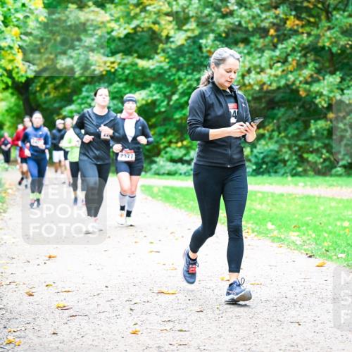 12.10.2025 - Bramfelder Halbmarathon 2025 Dr. Thomas Lammeyer http://msf.ph/oto/9349492 12.10.2025 10:31:01 Laufen 2377 meine-sportfotos.de
