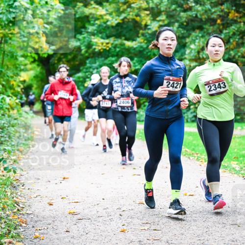 12.10.2025 - Bramfelder Halbmarathon 2025 Dr. Thomas Lammeyer http://msf.ph/oto/9349520 12.10.2025 10:31:05 Laufen 2743, 2406, 2421, 2343 meine-sportfotos.de