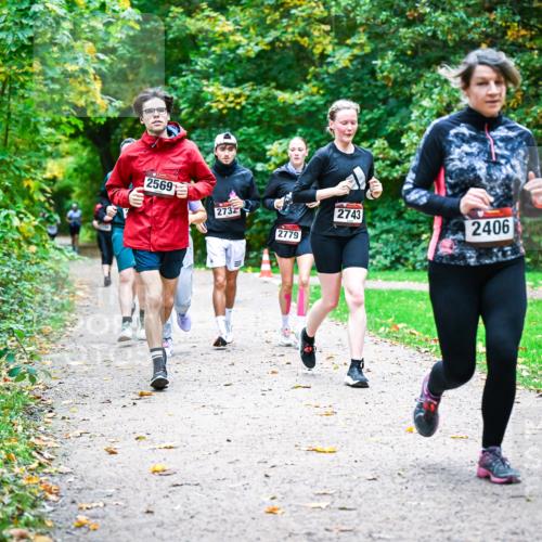 12.10.2025 - Bramfelder Halbmarathon 2025 Dr. Thomas Lammeyer http://msf.ph/oto/9349531 12.10.2025 10:31:07 Laufen 2569, 2732, 2779, 2743, 2406 meine-sportfotos.de