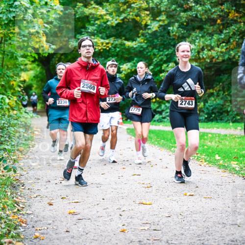 12.10.2025 - Bramfelder Halbmarathon 2025 Dr. Thomas Lammeyer http://msf.ph/oto/9349535 12.10.2025 10:31:08 Laufen 2230, 2406, 2569, 2743, 273, 2779 meine-sportfotos.de