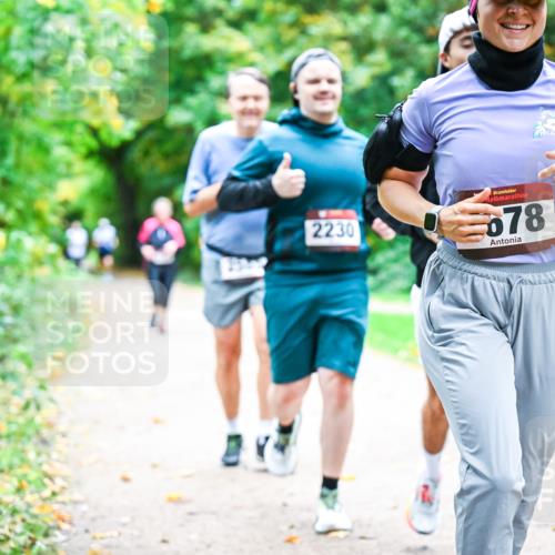 12.10.2025 - Bramfelder Halbmarathon 2025 Dr. Thomas Lammeyer http://msf.ph/oto/9349545 12.10.2025 10:31:10 Laufen 2230, 78, 2779 meine-sportfotos.de