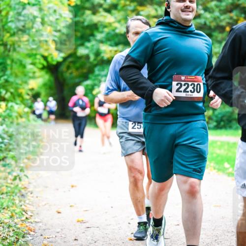 12.10.2025 - Bramfelder Halbmarathon 2025 Dr. Thomas Lammeyer http://msf.ph/oto/9349547 12.10.2025 10:31:11 Laufen 25, 2230, 732 meine-sportfotos.de