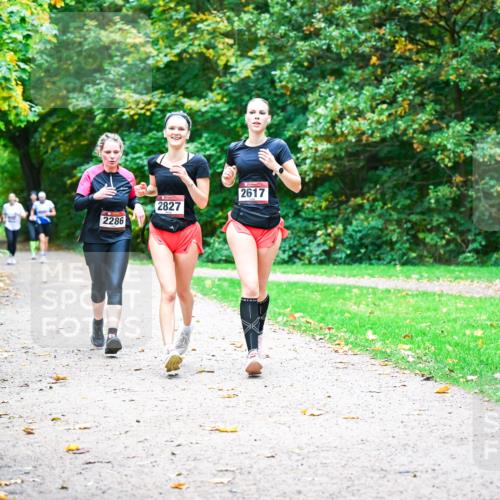 12.10.2025 - Bramfelder Halbmarathon 2025 Dr. Thomas Lammeyer http://msf.ph/oto/9349560 12.10.2025 10:31:14 Laufen 2286, 2827, 2617 meine-sportfotos.de