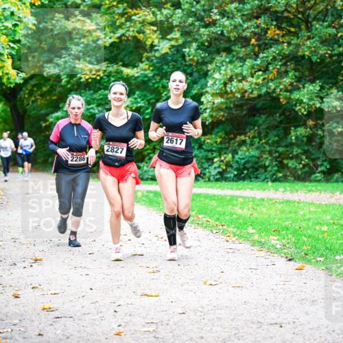 12.10.2025 - Bramfelder Halbmarathon 2025 Dr. Thomas Lammeyer http://msf.ph/oto/9349561 12.10.2025 10:31:14 Laufen 2286, 2827, 2617 meine-sportfotos.de