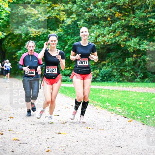 12.10.2025 - Bramfelder Halbmarathon 2025 Dr. Thomas Lammeyer http://msf.ph/oto/9349564 12.10.2025 10:31:14 Laufen 2286, 2827, 2617 meine-sportfotos.de