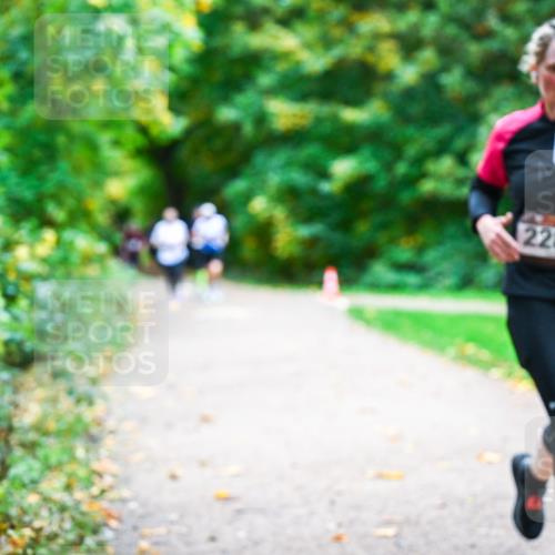 12.10.2025 - Bramfelder Halbmarathon 2025 Dr. Thomas Lammeyer http://msf.ph/oto/9349572 12.10.2025 10:31:16 Laufen 2286 meine-sportfotos.de