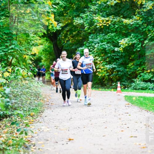 12.10.2025 - Bramfelder Halbmarathon 2025 Dr. Thomas Lammeyer http://msf.ph/oto/9349579 12.10.2025 10:31:20 Laufen 2396, 2303, 2319 meine-sportfotos.de