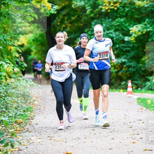 12.10.2025 - Bramfelder Halbmarathon 2025 Dr. Thomas Lammeyer http://msf.ph/oto/9349590 12.10.2025 10:31:22 Laufen 2394, 2303, 2319 meine-sportfotos.de
