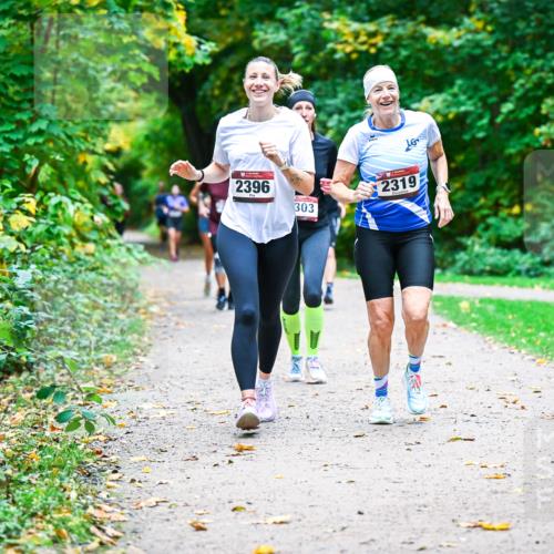 12.10.2025 - Bramfelder Halbmarathon 2025 Dr. Thomas Lammeyer http://msf.ph/oto/9349600 12.10.2025 10:31:24 Laufen 2396, 2319, 303 meine-sportfotos.de
