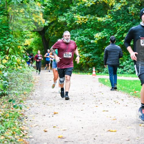 12.10.2025 - Bramfelder Halbmarathon 2025 Dr. Thomas Lammeyer http://msf.ph/oto/9349622 12.10.2025 10:31:28 Laufen 2224, 2662 meine-sportfotos.de